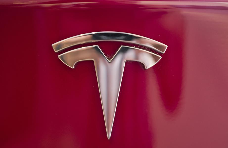 Elon Musk Gives Investors A Chance To Buy Tesla Under $300