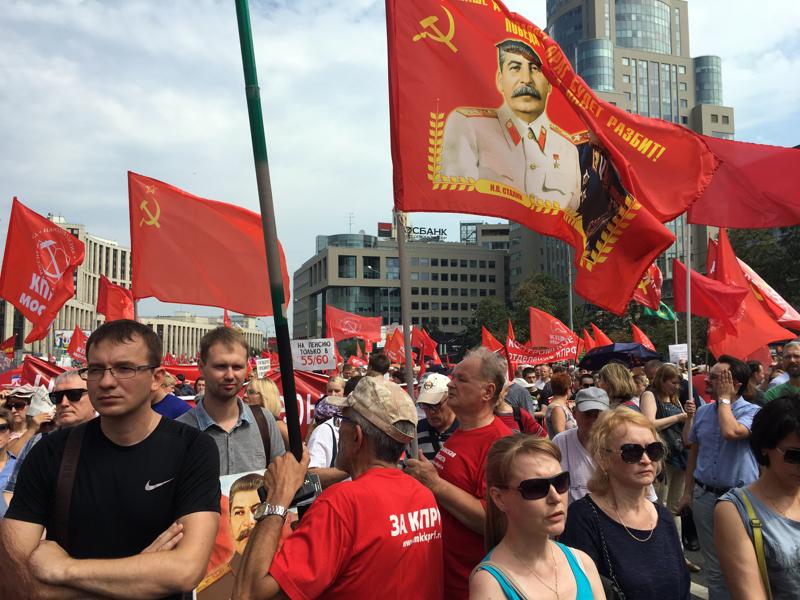 Russian Commies Try Staging A Comeback