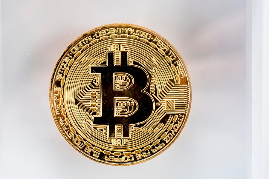 Bitcoin Falls Below $10,000 As South Korea Worsens Investor Fears