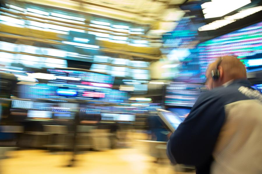 Are Institutional Investors A Leading Indicator For Financial Advisors?