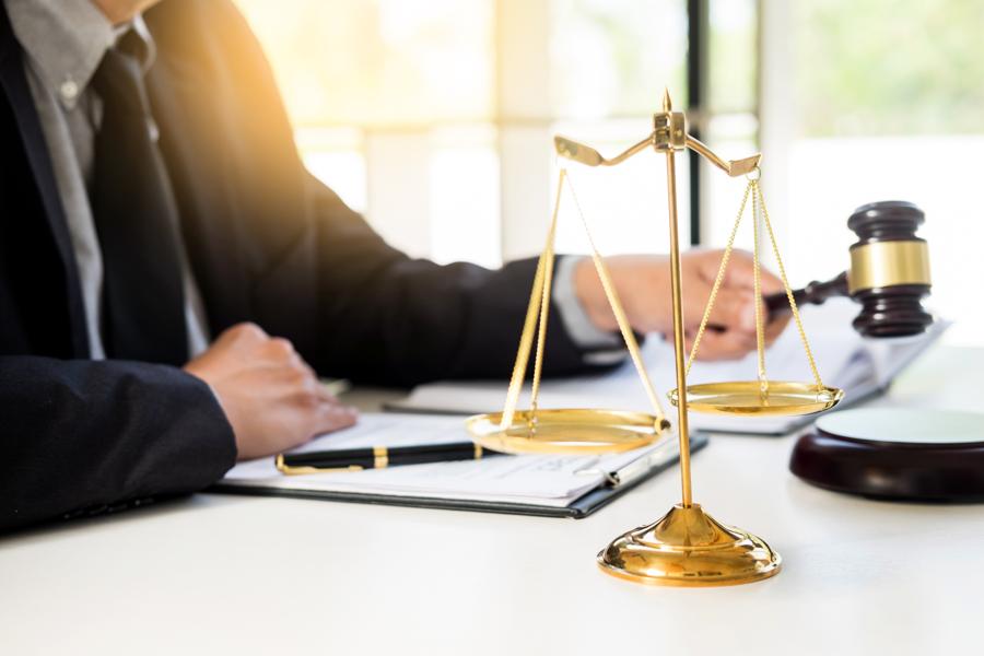 The Great Lawyer Ratings Racket And Ten Considerations For Locating A Good Attorney