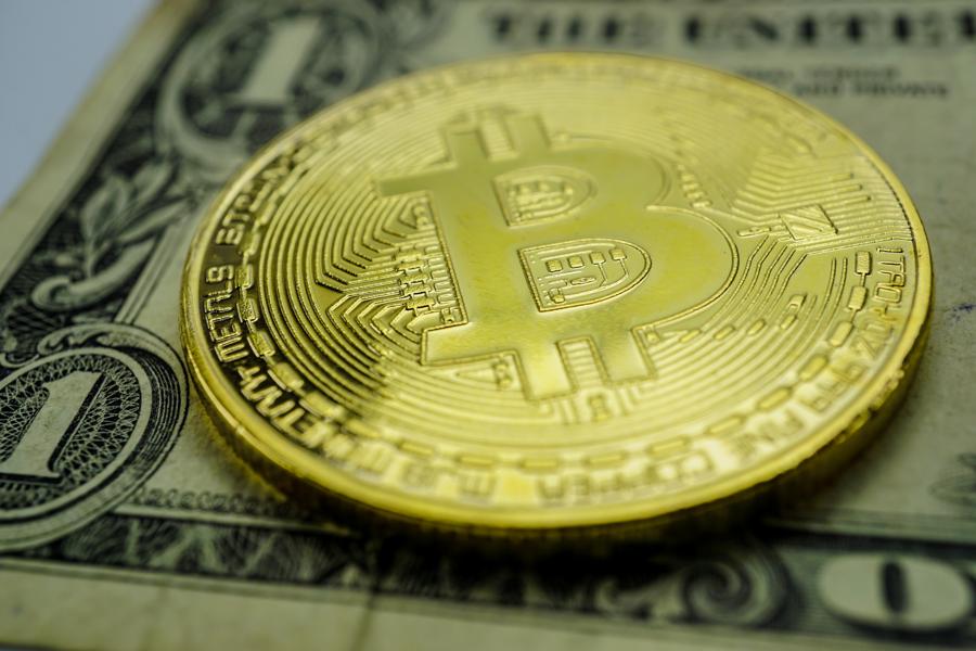 Cryptocurrencies Slammed As 'Speculative Mania' By Central Banker Carney; Cites High Bitcoin Fees