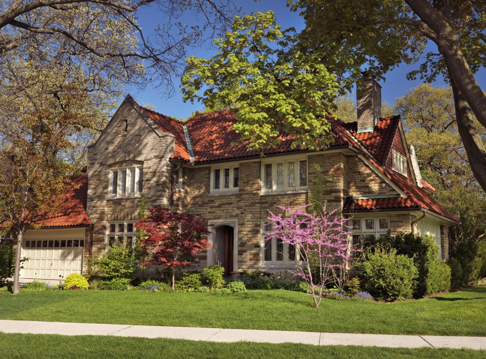 Here's Why Now Might Be The Best Time To Buy A Home If You Earn More Than $100K