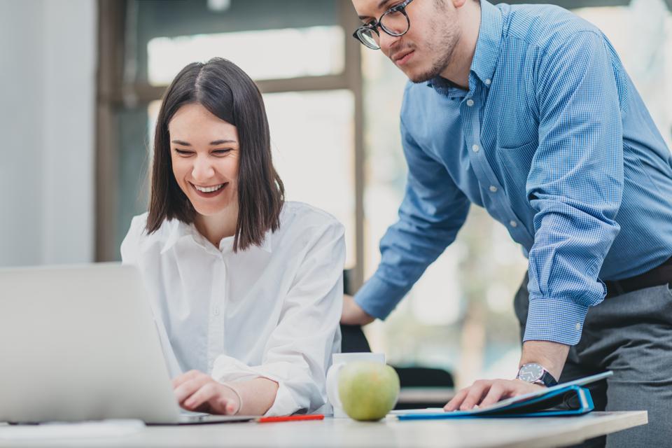 Internal Customer Service: Training Employees To Help Their Co-Workers ...