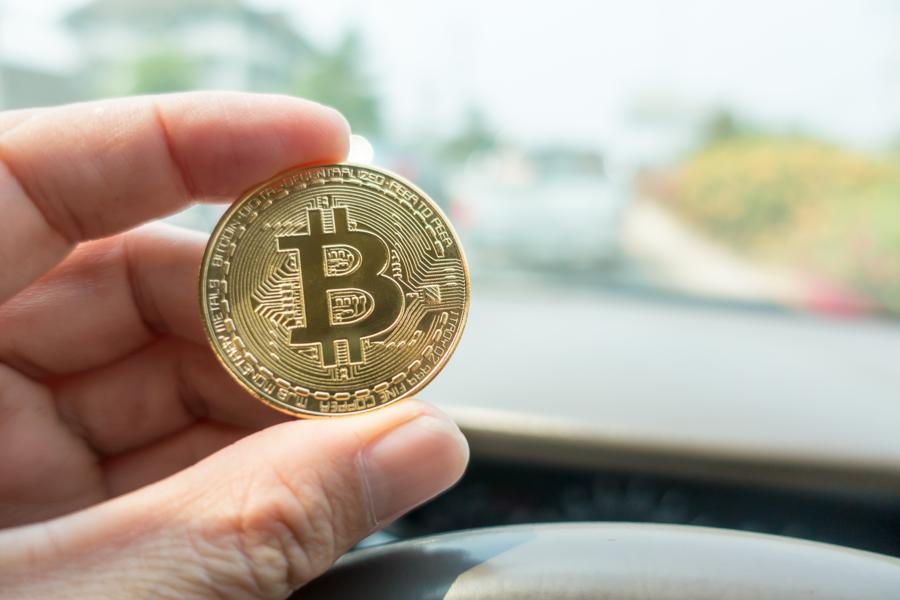 Cryptocurrencies And Stocks Move In Opposite Directions