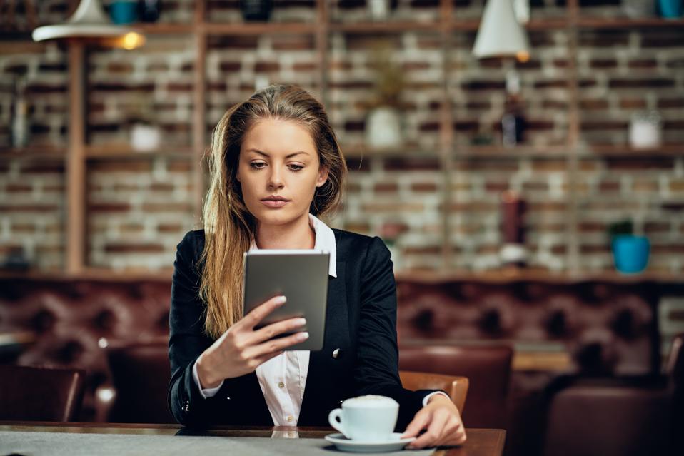 The 6 Email Newsletters That Will Help You Build Leadership Skills