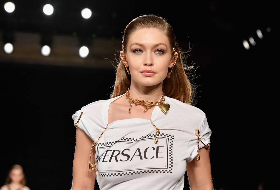 Gigi Hadid Sued Over Unauthorized Publication Of Paparazzi Photo On(01)