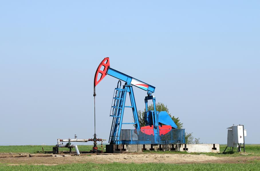 Why Stock Investors Should Cheer Plunging Oil Prices