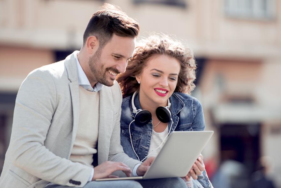 Why Millennials Need To Reduce Social Media's Impact On Their Relationship