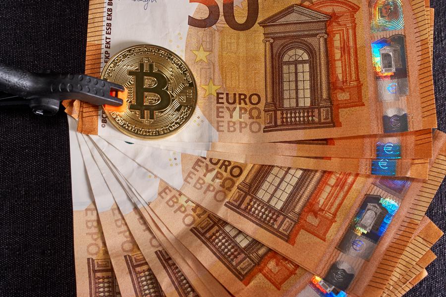 EU Should Use Iranian Situation To Emboss Euro As a Benchmark Currency
