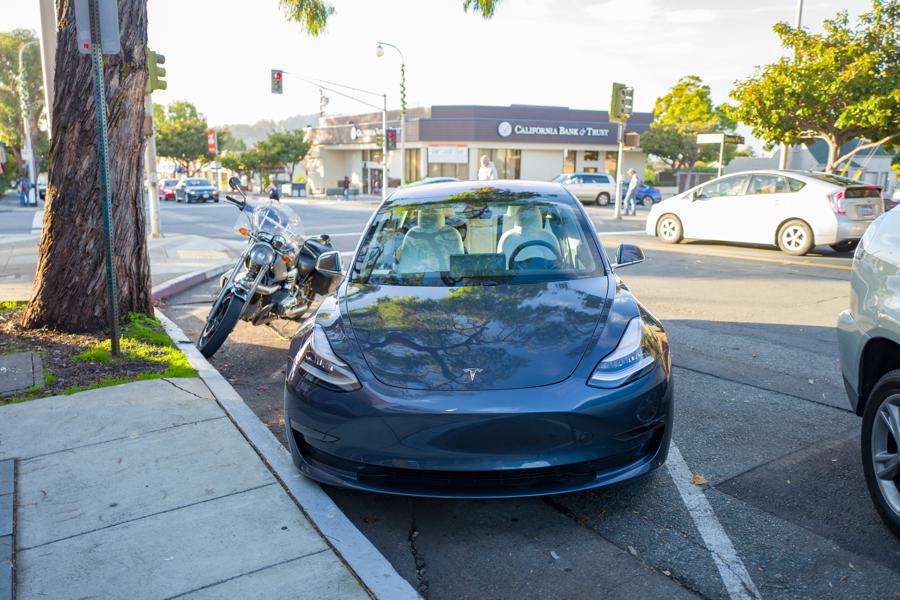 Tesla's Model 3 Could Be The New iPhone 4 In China