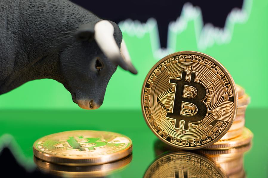 Bitcoin Poised For Further Gains After Surpassing $4,000
