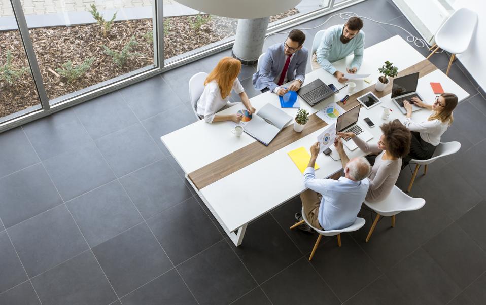 What Separates High-Performing Teams From Average Ones?