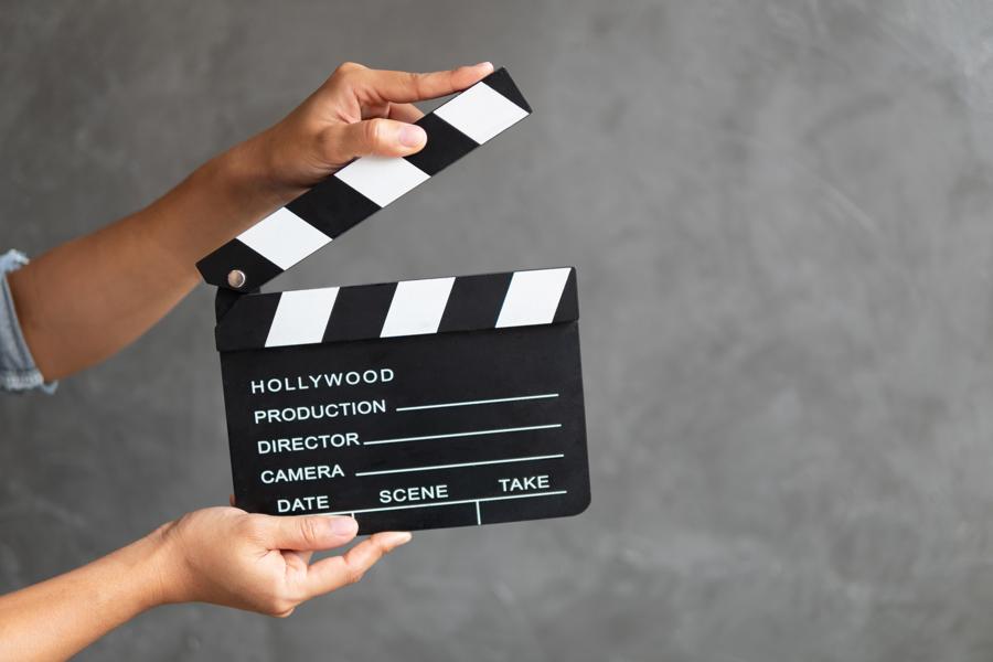 Three Reasons Why You Should Regularly Post Videos On LinkedIn (And How To Do It Well)