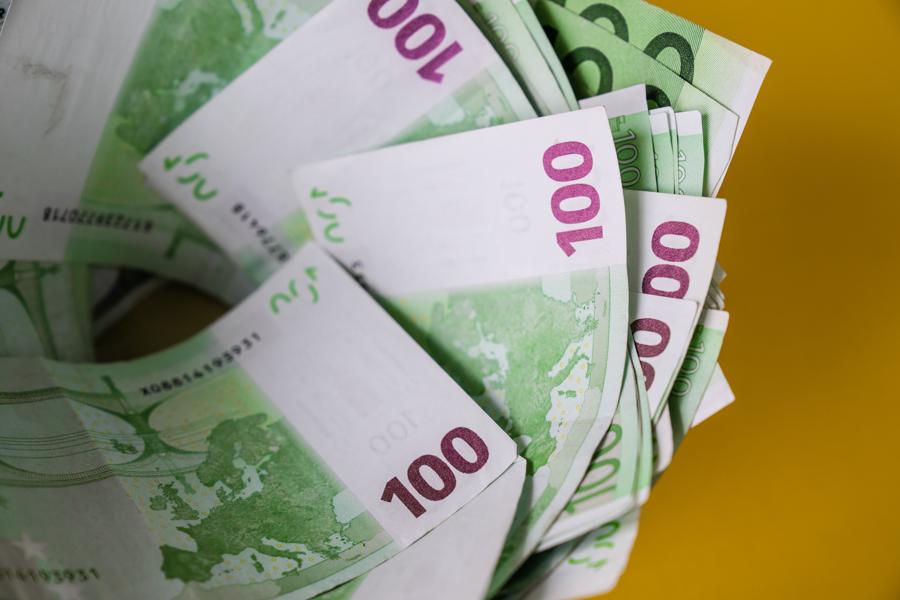 5 Dividend Aristocrats Where Analysts See Capital Gains
