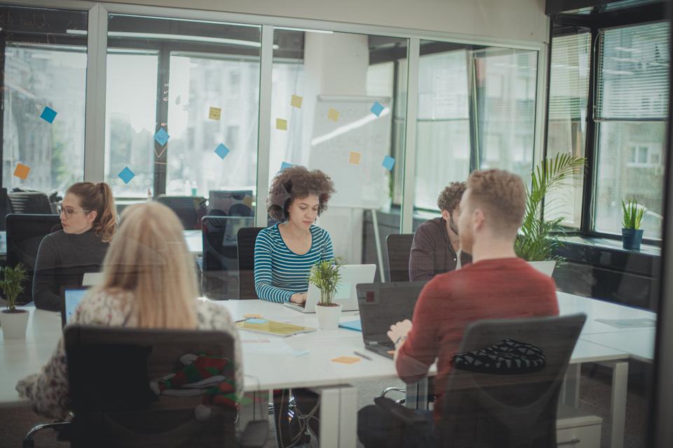 SIX ESSENTIAL PILLARS TO ESTABLISHING A SOCIAL MEDIA STRATEGY