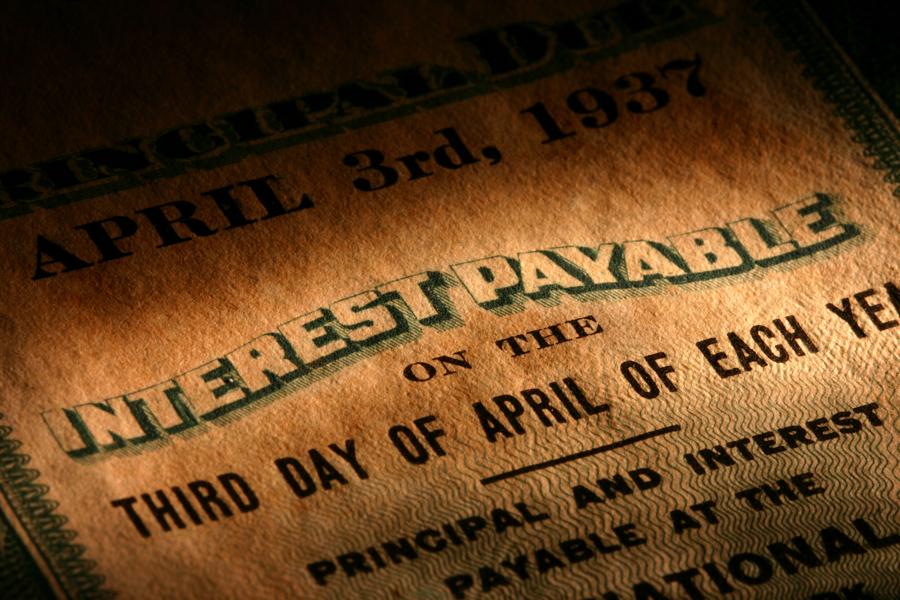 Treasury Yields Down, Gold Stocks Up: These New Patterns Are Different