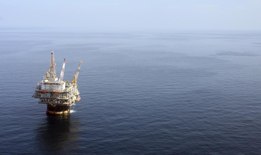 Fewer U.S. Oil & Gas Rigs Can't Slow Record Production