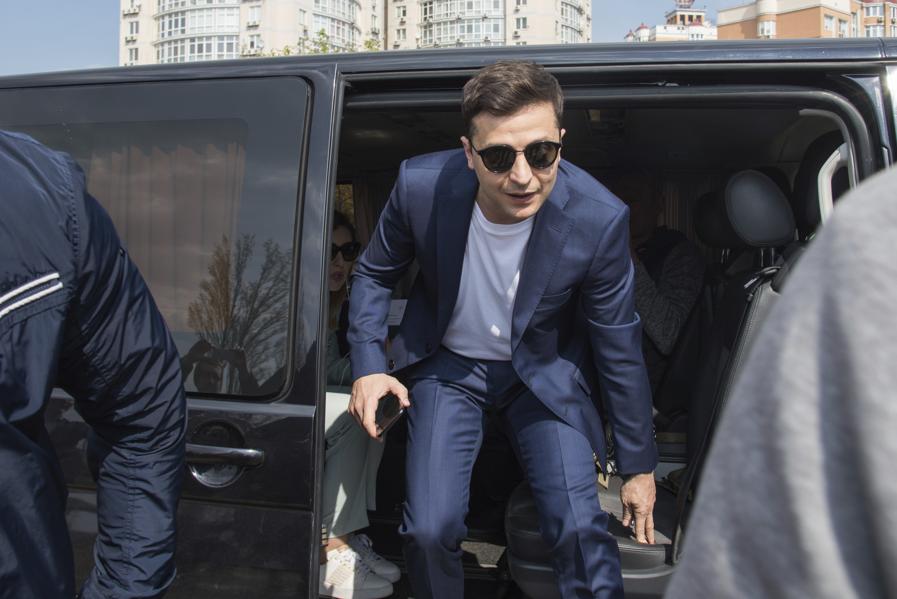 No, Ukraine's New President Zelenksiy Is Not Putin's Puppet