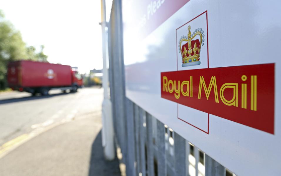 Royal Mail's Lacklustre H1 Results Push Shares Lower, FTSE 100 Relegation Looms