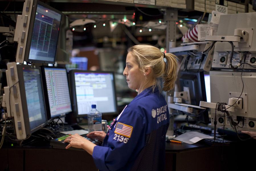 3 Charts That Scream 'Don't Buy Stocks'
