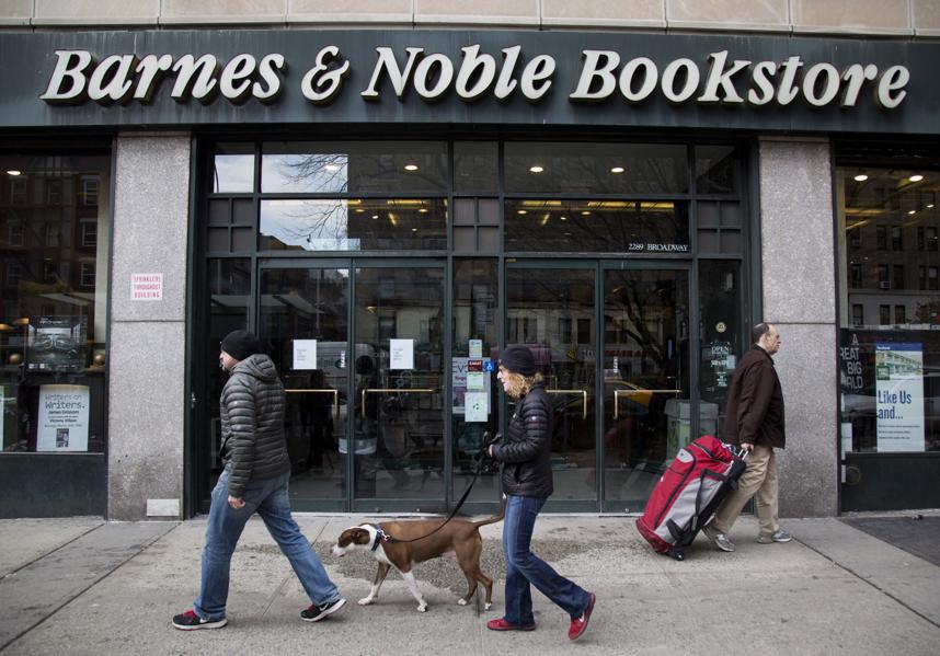 Barnes & Noble Revenue Decreases Again