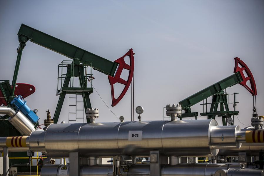 Rogue Trader's $320M Loss On Bad Oil Bets Leaves Mitsubishi Seeing Red