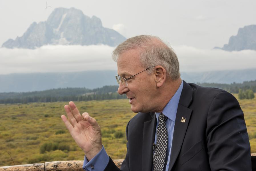 Former Top U.S. Bank Regulators Says Financial System Not Ready For Next Downturn
