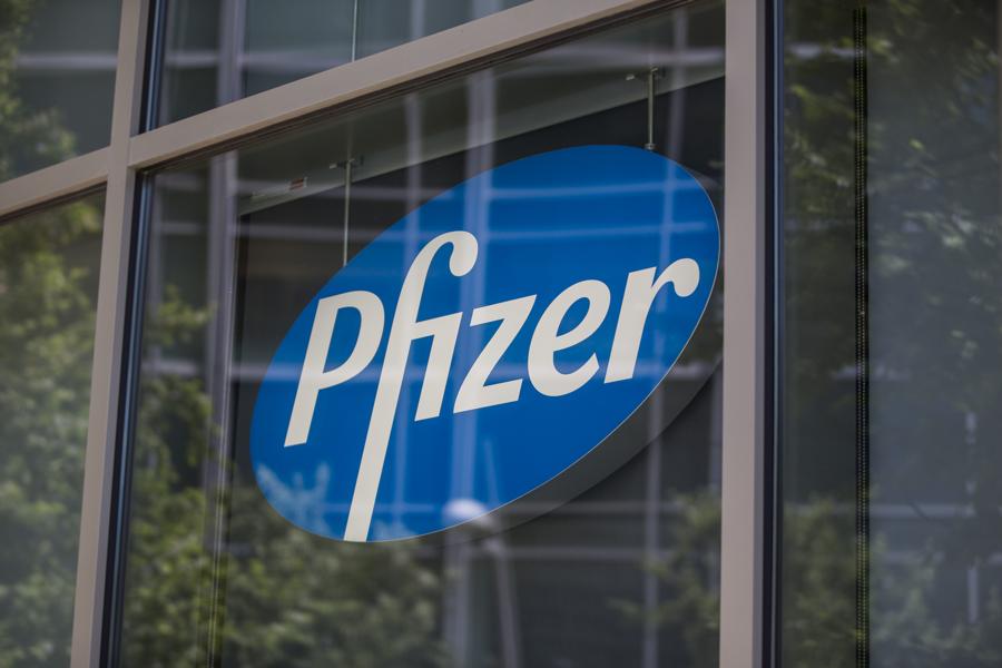Why Pfizer, Applied Materials And Three Other GARP Stocks Look Attractive