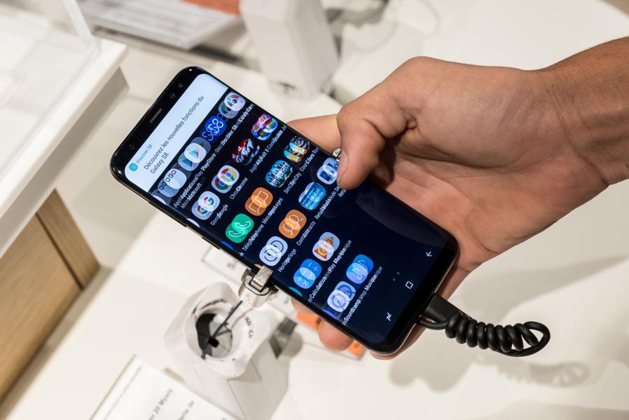 Consumer Discretionary And Technology Sectors Lead The Way As Shoppers Flock To Electronics