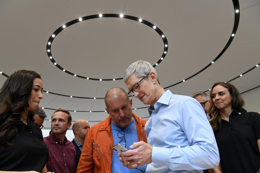 4 Costs Of Apple's Battery Throttlegate