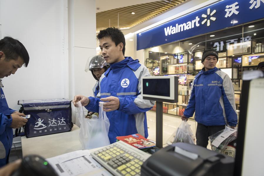 Minimum Wage Hikes Won't Solve Walmart's Customer Service Problem