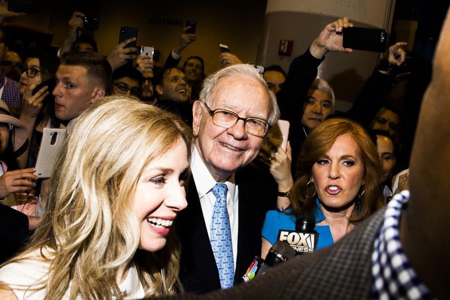 Warren Buffett And Seth Klarman Agree On One Stock - Synchrony Financial