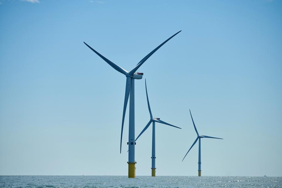 Wind And Solar Power Set To Dominate Power Mix By 2050, As Coal Continues To Decline