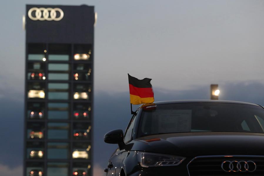 Market Starts Week On Negative Note After Weekend Of Trade Headwinds
