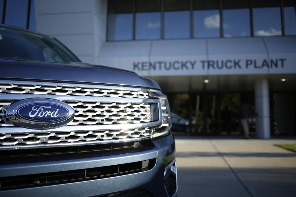 A Ford Motor Co. Expedition sports utility vehicle (SUV) sits parked outside of the Ford Kentucky Truck Plant in Louisville, Kentucky. Photographer: Luke Sharrett/Bloomberg