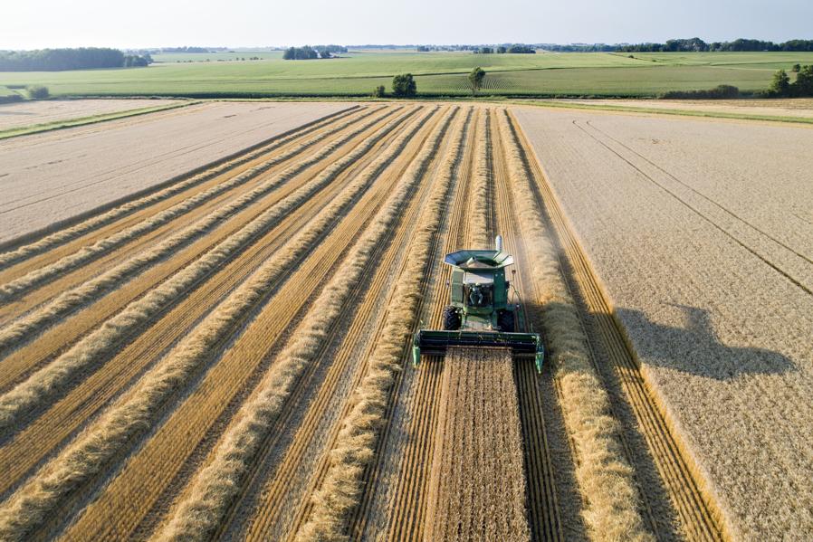 Earnings Preview: Deere Gets Whacked By Tariffs
