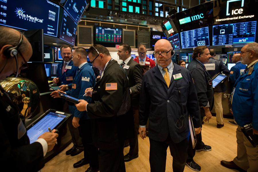 U.S. Market Sentiment Under Pressure As Rate Worries Linger, Overseas Markets Falter