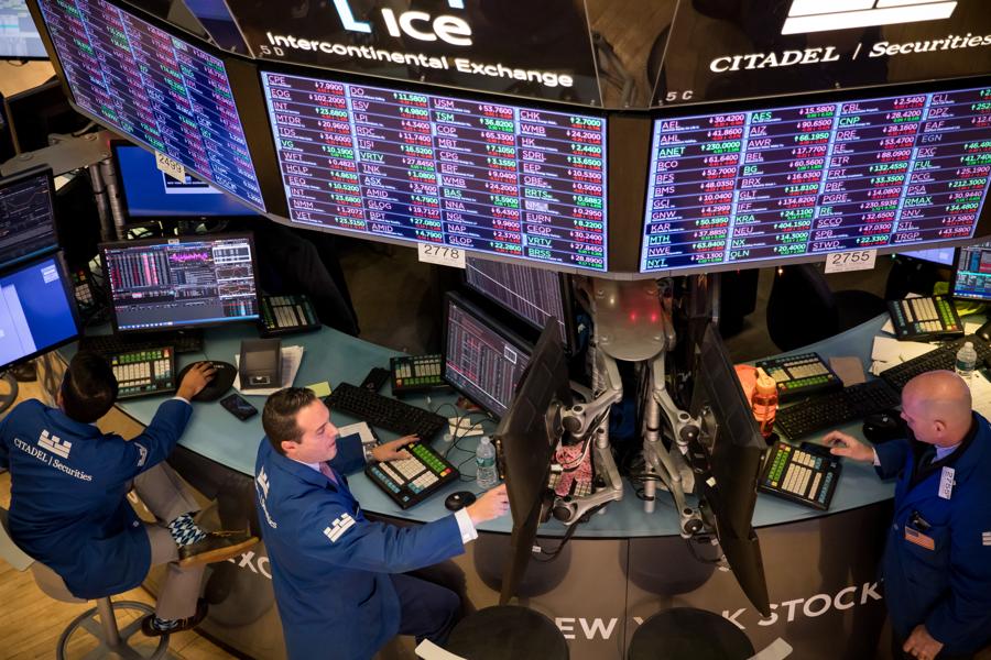 After Sharp Reversal Monday, Positive Momentum Carries Over On China, FAANGs