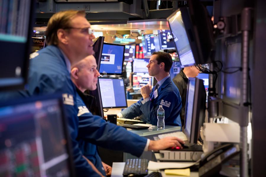 China, Europe Economic Data Outweigh Positive U.S. Numbers To Push Stocks Lower