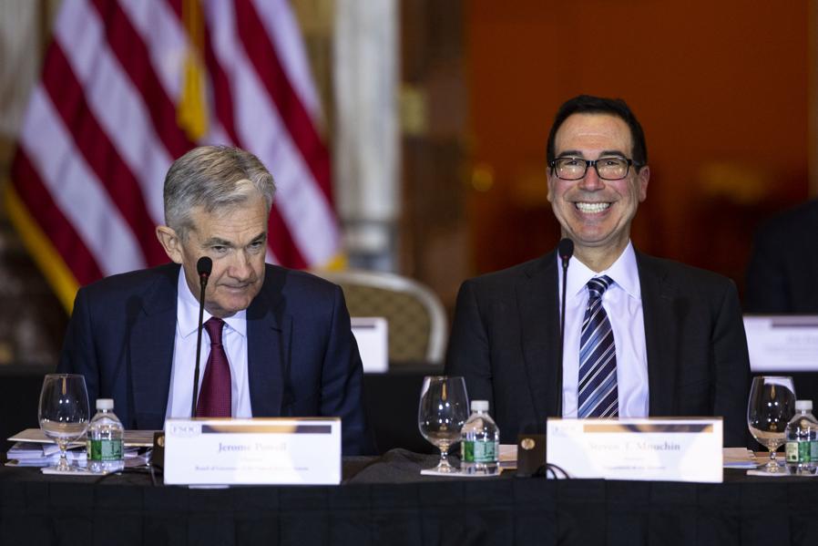 Treasury Secretary Mnuchin Holds Calls With Heads Of America's Six Biggest Banks Amid Shutdown