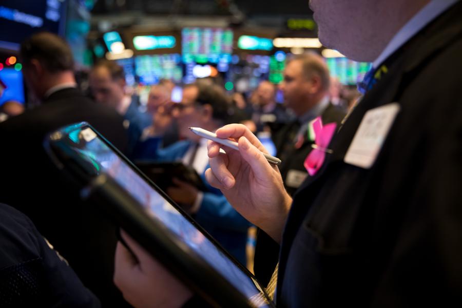 Stocks End Higher After Deal Struck to Reopen Government; Trade, Fed News Also Help
