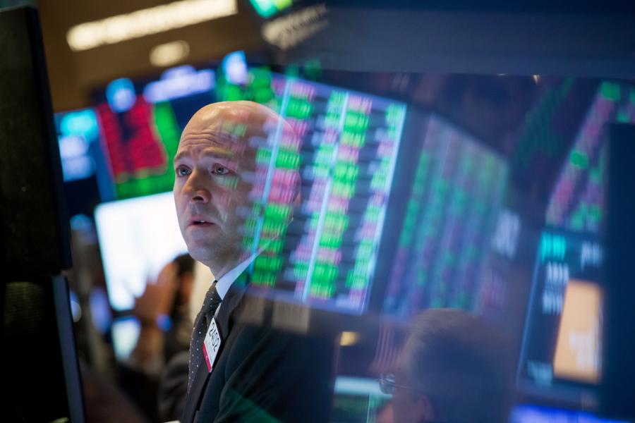 Win Streak Threatened: Fading Optimism Over China, Weak Retail In Focus