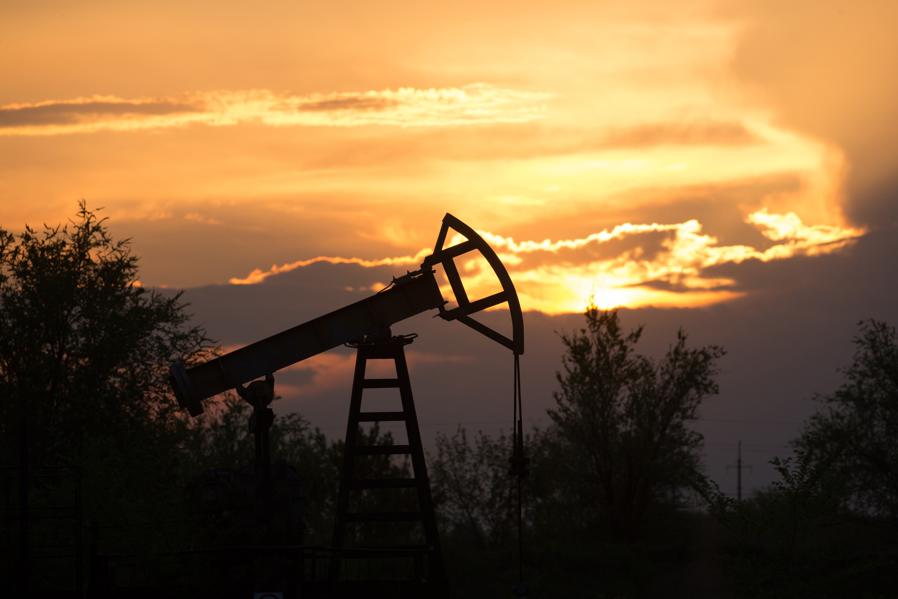 Oil Demand Woes Deservedly Hammering Crude Bulls As Brent Hits 3-Month Low