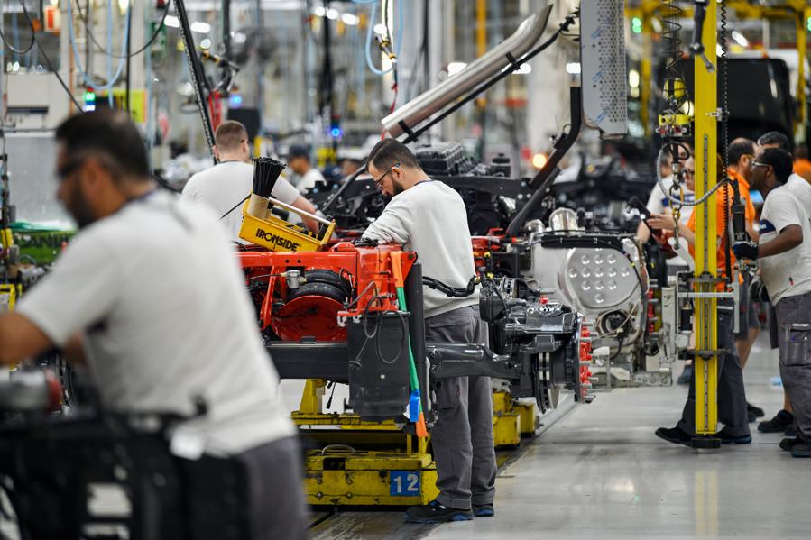 Don't Blame A Slowing Economy For Auto Industry Woes