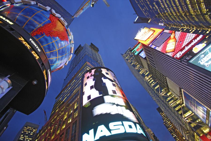 Examining The Facebook And Netflix Price Charts: Is FAANG Still Bulletproof?