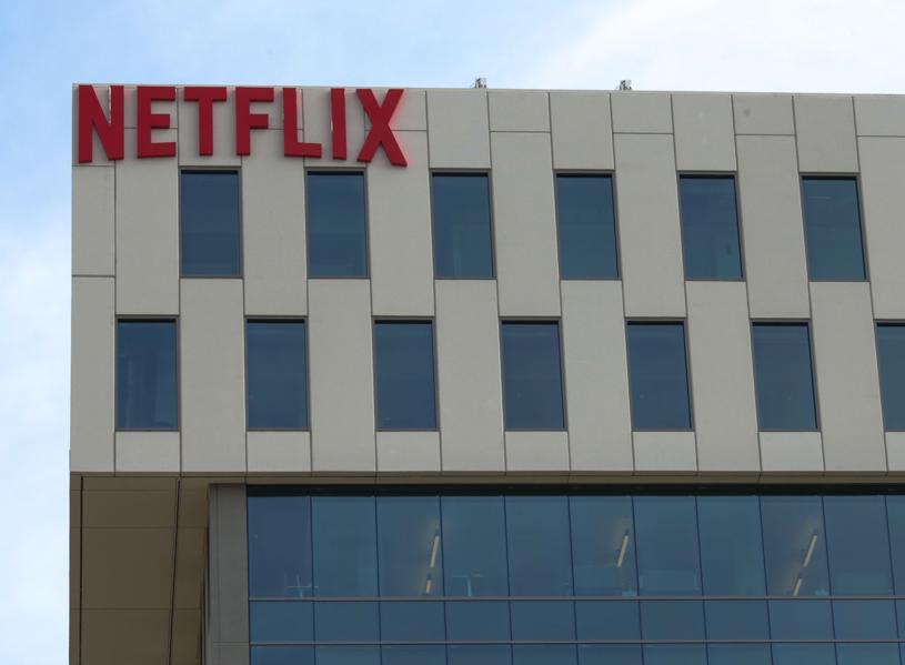 Netflix Sneezes, Could Nasdaq Catch Cold? 'FAANGs' Appear Under Pressure