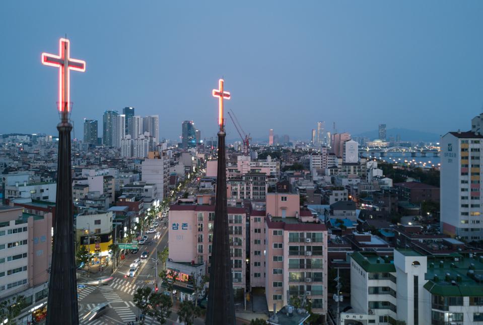 To The Paradoxical World Of Korean Christmas