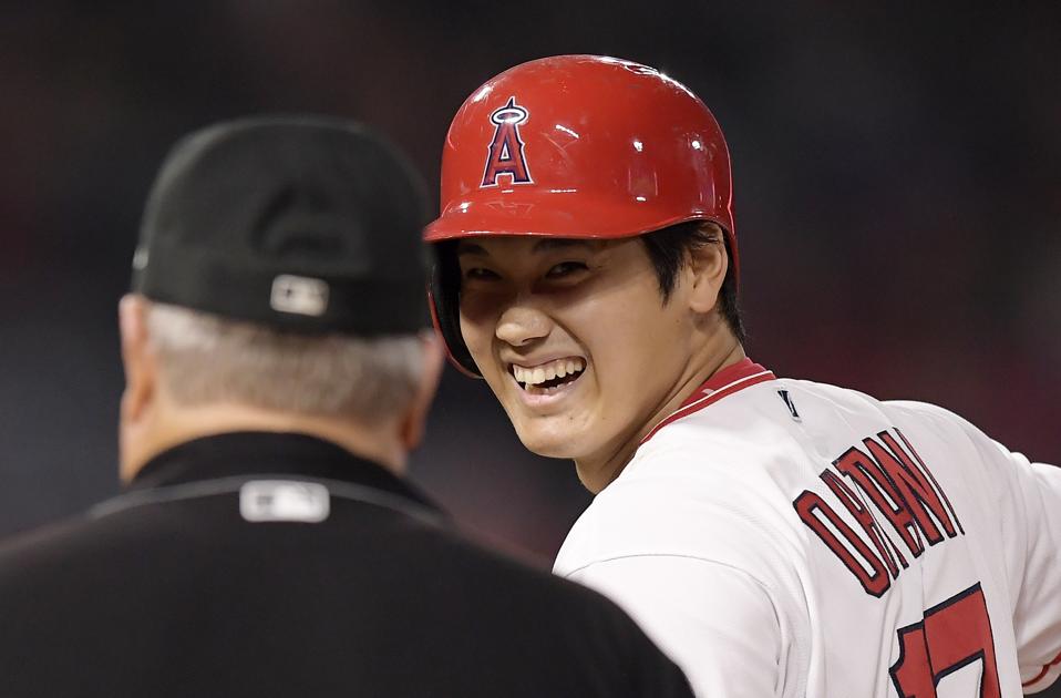 Angels' Shohei Ohtani Wins AL Rookie Of The Year Award