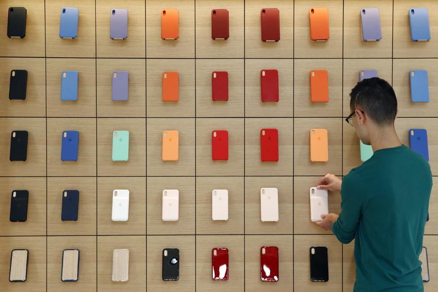 Should Apple Consider Dropping iPhone Prices?